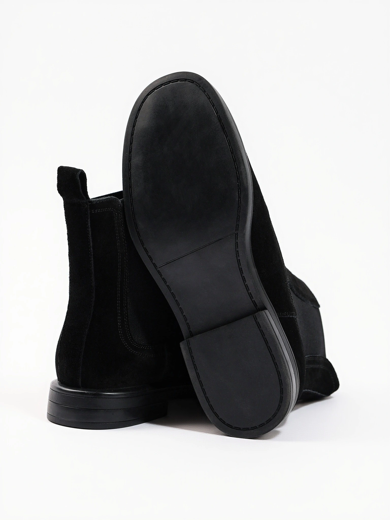 Ботинки-челси черного цвета на низком каблуке